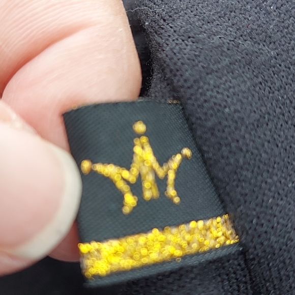 Maxi Milian full zip black Jacket with silver quilted sleeves - Picture 4 of 6